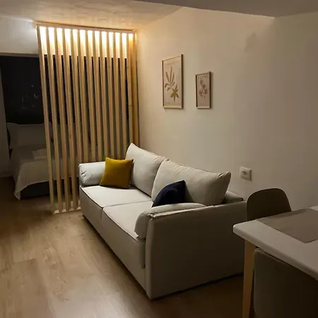 Cozy In Center Apartment